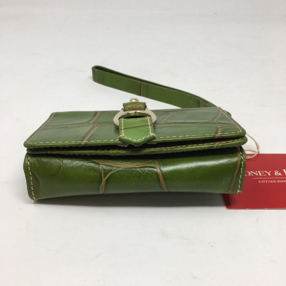 Dooney & Bourke Green Croco Wristlet NWT - Picture 8 of 8